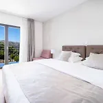 Villa High Life