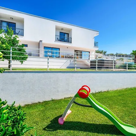 Villa High Life