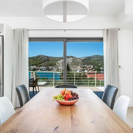 Villa High Life